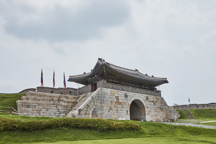 苍龙门(창룡문)