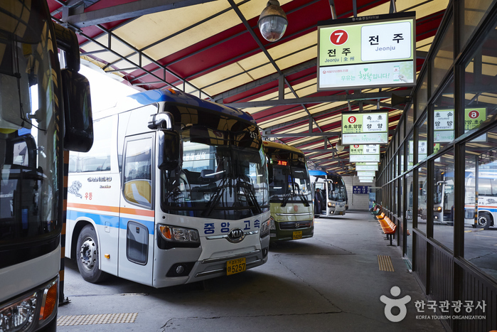 东首尔综合客运站(동서울종합터미널) 东首尔综合客运站(동서울종합터미널)