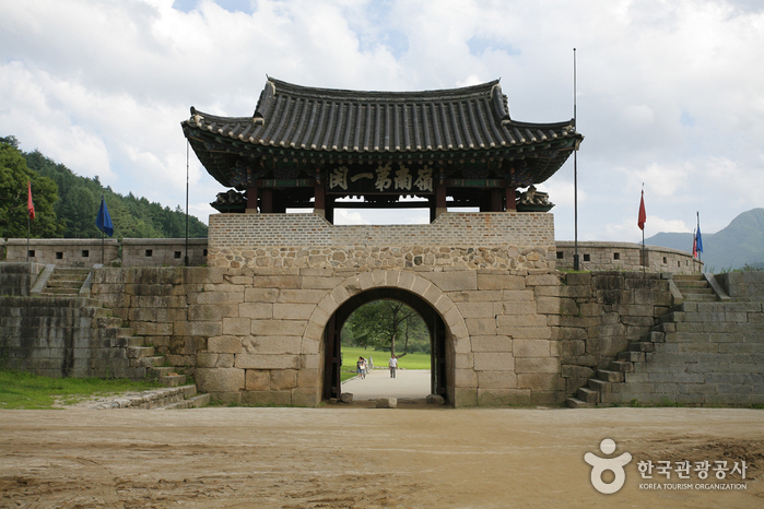 闻庆鸟岭道立公园(문경새재도립공원)