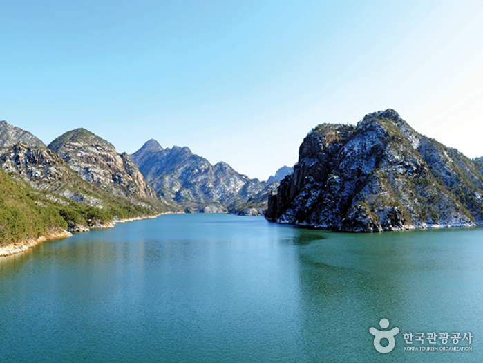 龜潭峰‧玉筍峰(구담봉.옥순봉)
