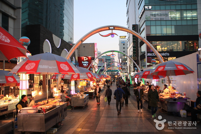 BIFF Square (BIFF 광장 (구, PIFF 광장)) BIFF Square (BIFF 광장 (구, PIFF 광장))