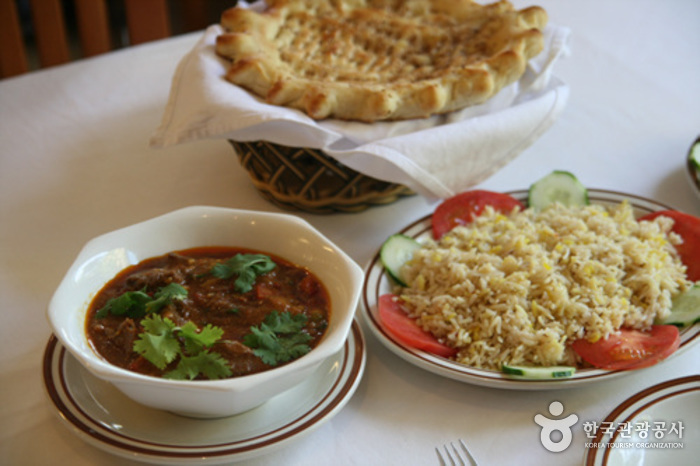 Usmania (우스마니아)