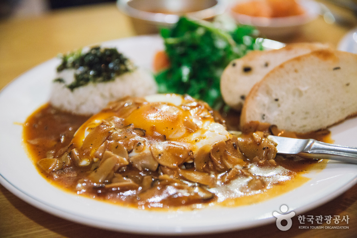 Yunssi Milbang (윤씨밀방)