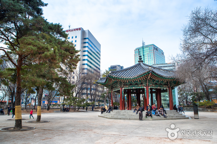 Le Parc Tapgol (서울 탑골공원)