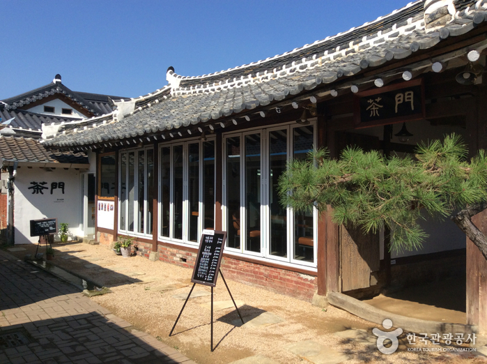 Damun (다문) Damun (다문)