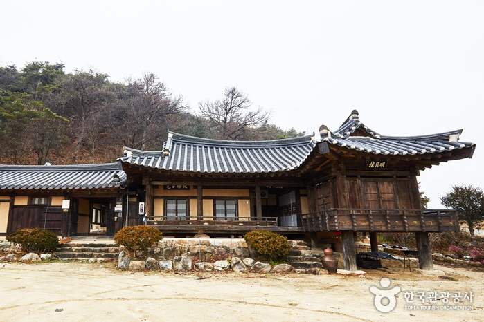 Manhoegotaek [Korea Quality] / 만회고택 [한국관광 품질인증]