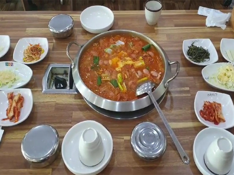 Daehanminguk Budaejjigae (대한민국부대찌개)