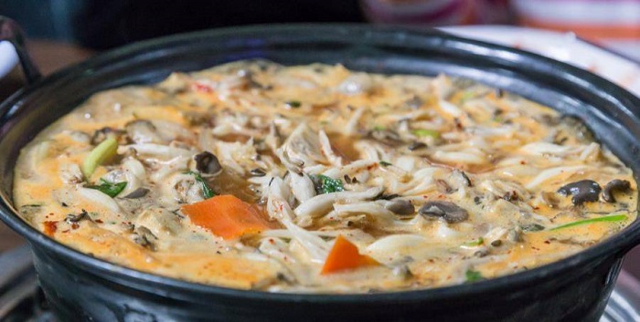 Gonghang Kalguksu (공항칼국수)