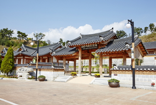 Suncheon Bay Eco Village Youth Hostel [Korea Quality] / 순천만에코유스호스텔 [한국관광 품질인증]