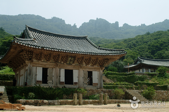 Temple Mihwangsa (미황사)