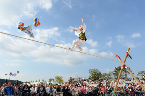 Festival Namsadang Baudeogi à Anseong ([문화관광축제] 안성맞춤 남사당 바우덕이축제 2020)