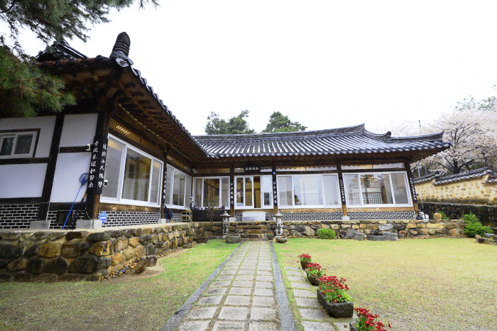 Songgangjungsa [Korea Quality] / 송강정사 [한국관광 품질인증]