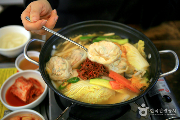 Gaeseong Mandu Koong (개성만두 궁)