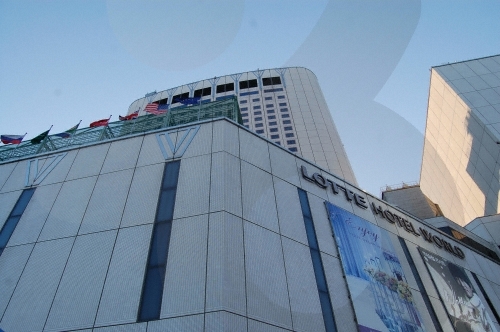Lotte Hotel World (롯데호텔 월드) Lotte Hotel World (롯데호텔 월드)