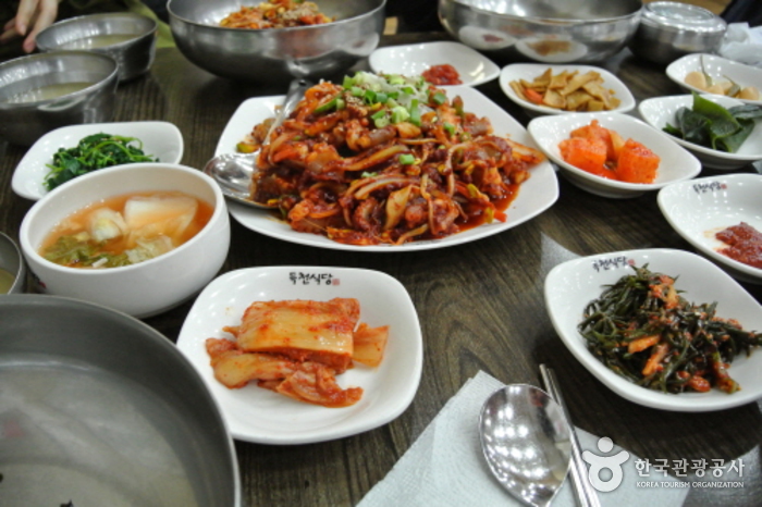 Dokcheon Restaurant (독천식당)