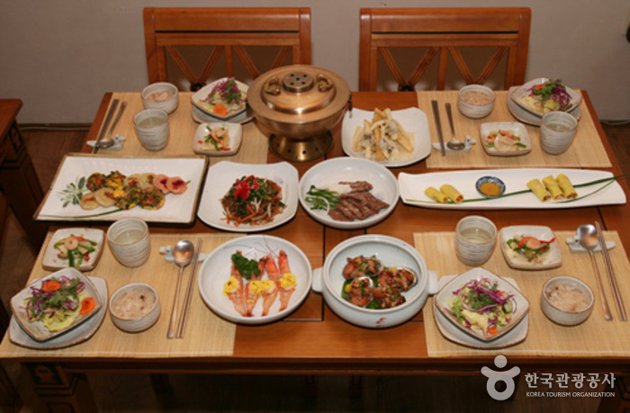 Dodong Sanbang (도동산방)