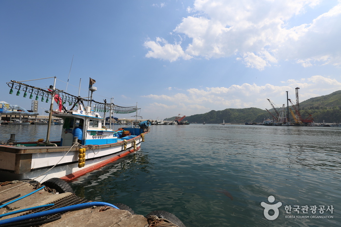 Imwonhang Port (Imwonhang Breakwater - Domigul Cave) (임원항 (임원항방파제 ~ 도미굴)) Imwonhang Port (Imwonhang Breakwater - Domigul Cave) (임원항 (임원항방파제 ~ 도미굴))