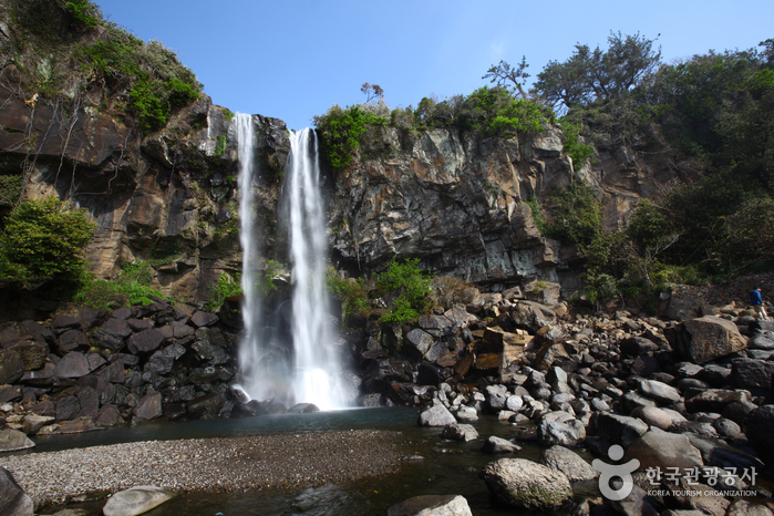 Cascade Jeongbang (정방폭포)