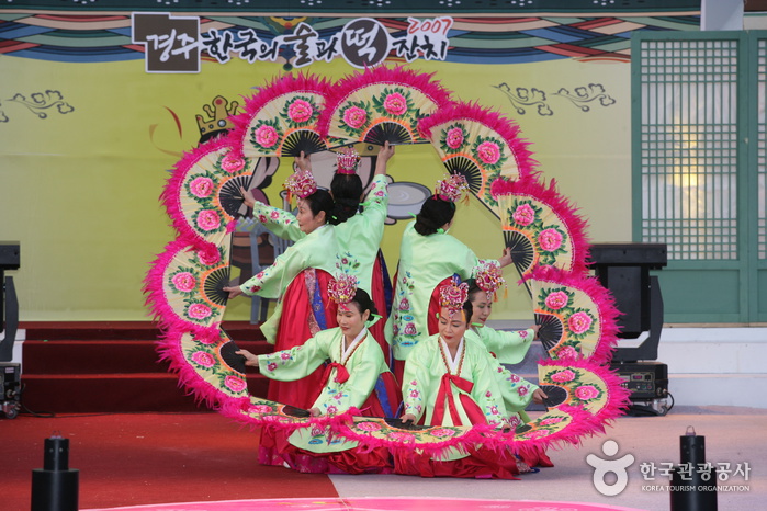 Le Festival de Boissons Traditionnelles Coréennes & du Gâteau de Riz à Gyeongju (경주 떡과술잔치)