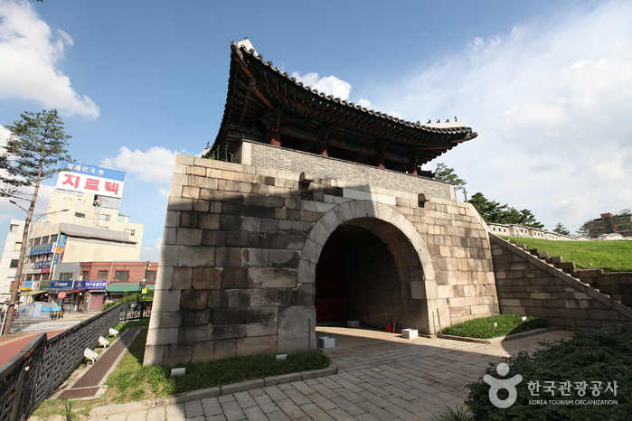 Porte Gwanghuimun (광희문)