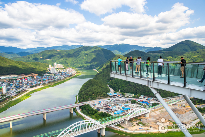 Mancheonha Skywalk (만천하 스카이워크)