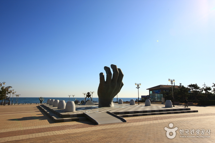 Sonnenaufgangsplatz Homigot (호미곶 해맞이광장) Sonnenaufgangsplatz Homigot (호미곶 해맞이광장)