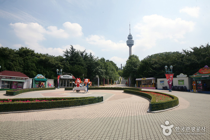 Schlittenbahn im E-World (이월드 눈썰매장)