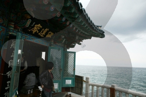 Einsiedelei Hongryeonam (홍련암) Einsiedelei Hongryeonam (홍련암)