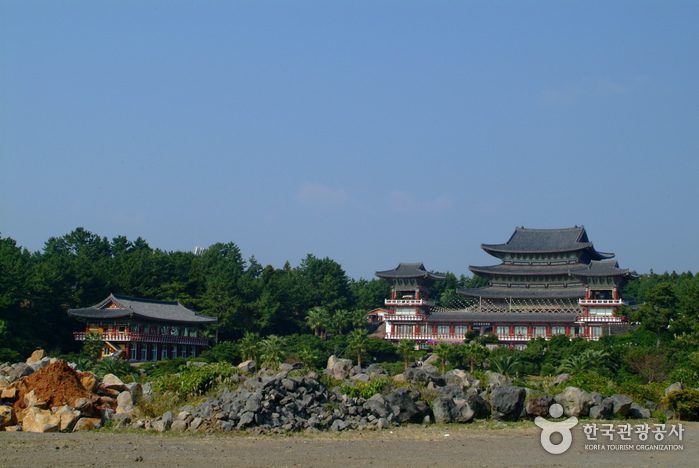 Yakcheonsa Templestay (약천사 템플스테이)