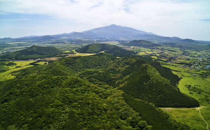 Berg Geomunoreum [UNESCO Weltnaturerbe] (거문오름 [세계자연유산])