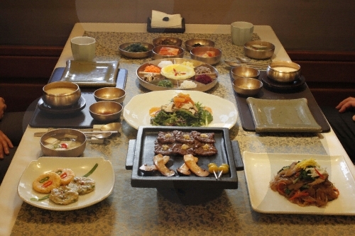 Seokparang (석파랑) Seokparang (석파랑)