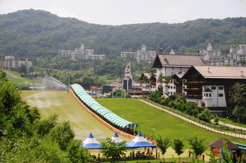 Schlittenbahn im Muju Deogyusan Resort (무주덕유산리조트 썰매장)
