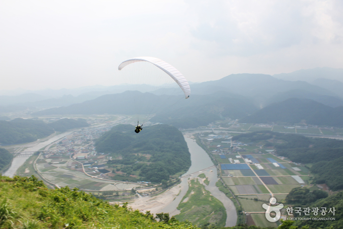 Gleitflugplatz am Berg Jangamsan (장암산 활공장)