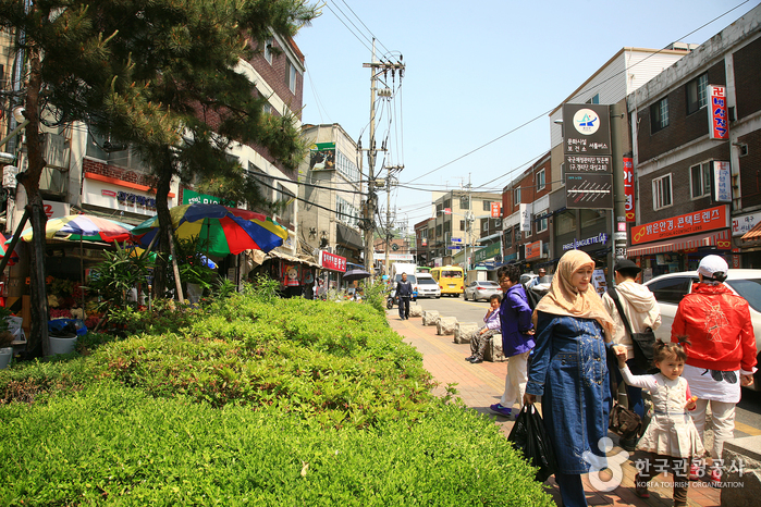 Straße Gyeongnidan-gil (경리단길) Straße Gyeongnidan-gil (경리단길)