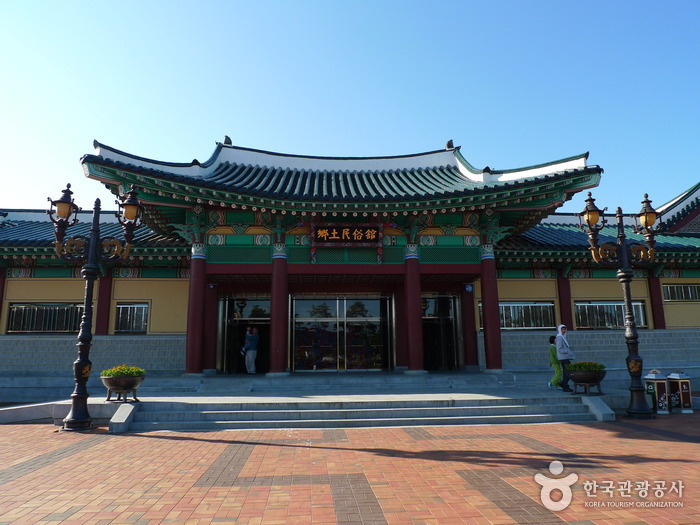 Anwesen Ojukheon & Stadtmuseum Gangneung (강릉시 오죽헌/시립박물관)
