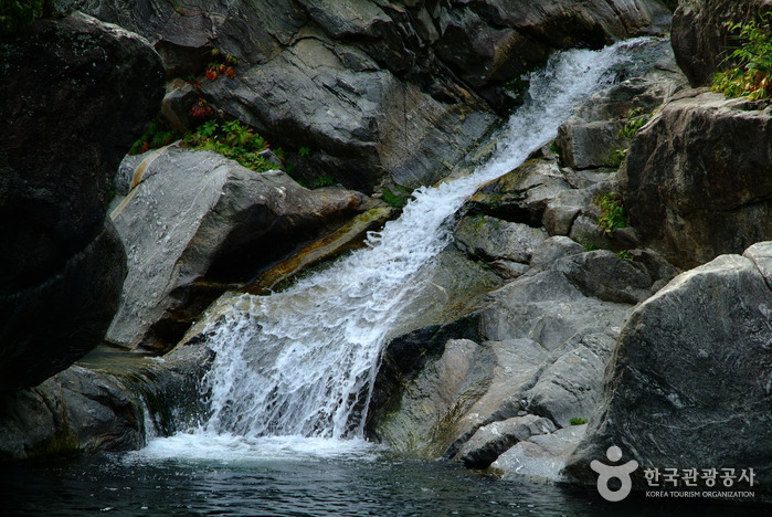 Wasserfall Yongchupokpo (용추폭포)