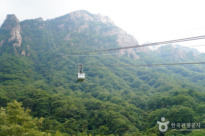 Seoraksan-Seilbahn (설악산 케이블카) Seoraksan-Seilbahn (설악산 케이블카)