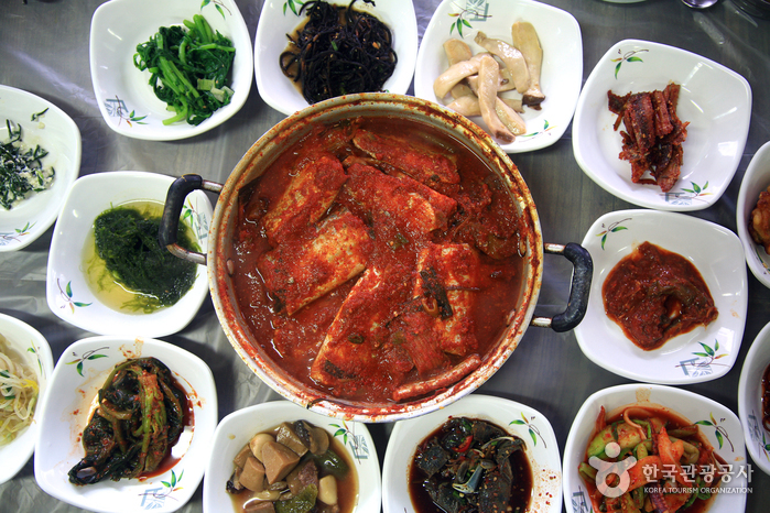 Chowon Restaurant (초원음식점) Chowon Restaurant (초원음식점)