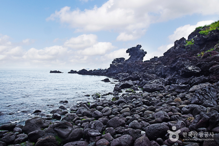 Felsen Yongduam (용두암)