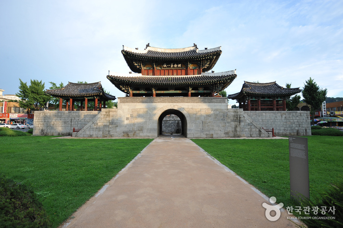 Ворота Пхуннаммун (전주 풍남문)