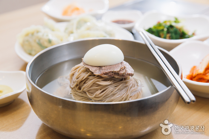 Ресторан Чонин Мёнок (정인면옥, Jungin Myeonok)