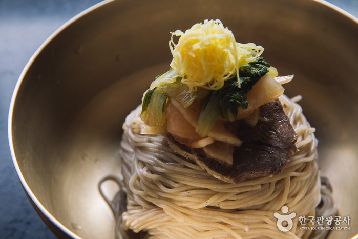 Ресторан Bongpiyang (봉피양 방이점)