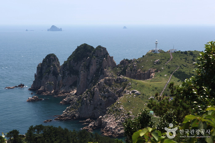 Faro de la Isla Somaemuldo (소매물도 등대)