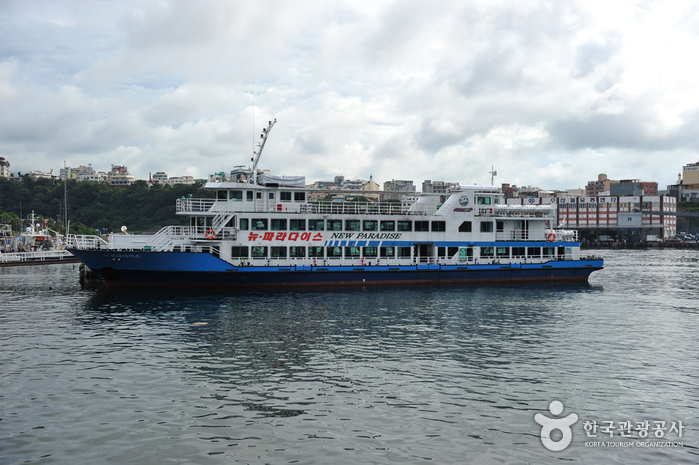 Crucero New Paradise de Seogwipo (서귀포유람선 뉴파라다이스호) Crucero New Paradise de Seogwipo (서귀포유람선 뉴파라다이스호)