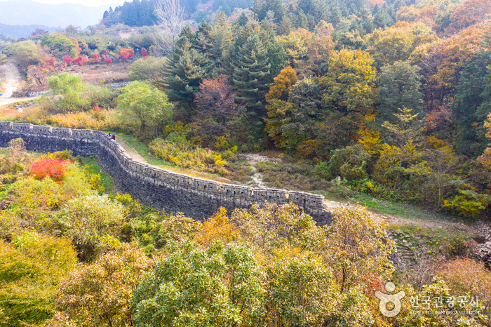 Fortaleza Wibongsanseong (위봉산성) Fortaleza Wibongsanseong (위봉산성)