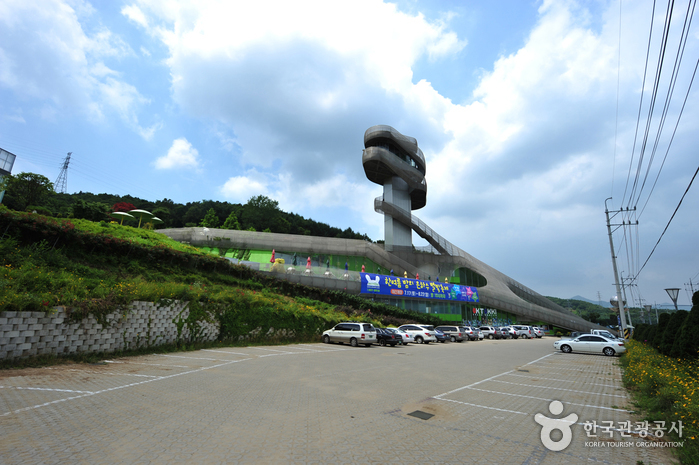 Centro Espacial Oktokki (옥토끼우주센터) Centro Espacial Oktokki (옥토끼우주센터)