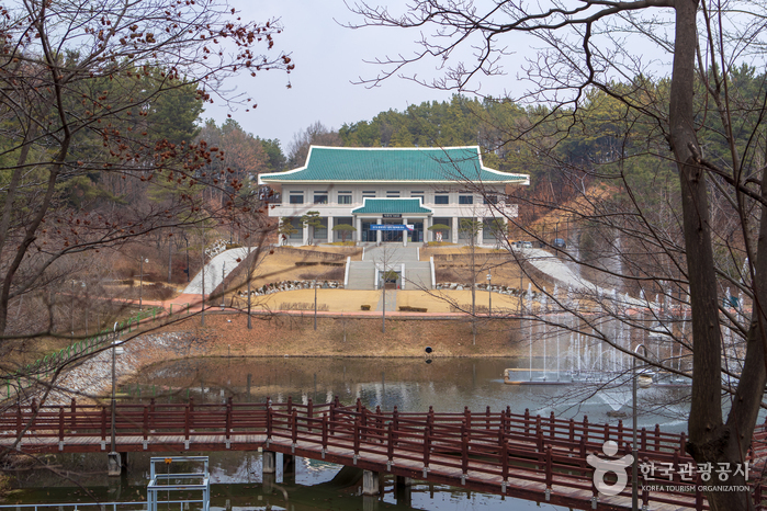Finca Presidencial Cheongnamdae (청남대) Finca Presidencial Cheongnamdae (청남대)