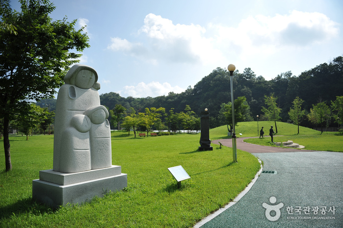Complejo Turístico y Parque de Esculturas de Saseondae (사선대관광지&조각공원)