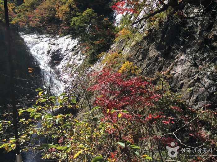 Cascadas Yukdam (육담폭포)