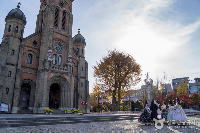 Catedral Jeondong de Jeonju (전주전동성당) Catedral Jeondong de Jeonju (전주전동성당)